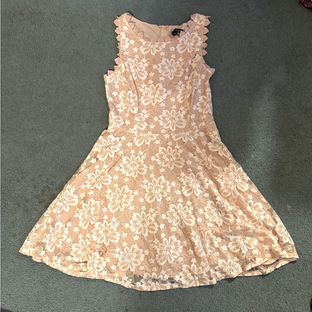 Dressier floral lace dress
